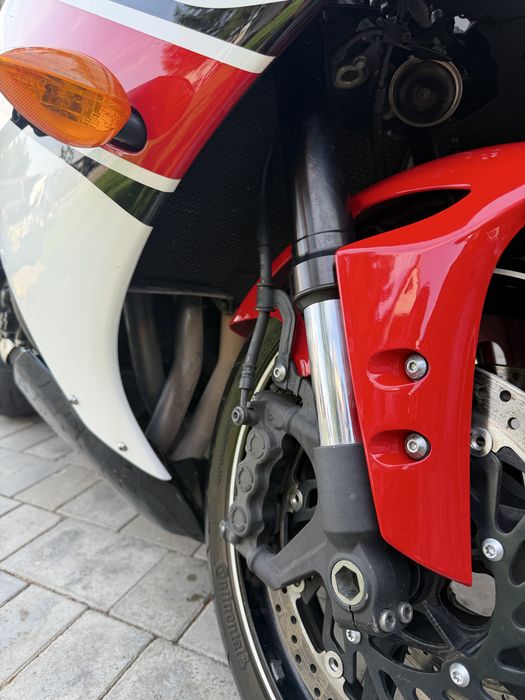 Yamaha R1 доставка-обмін
