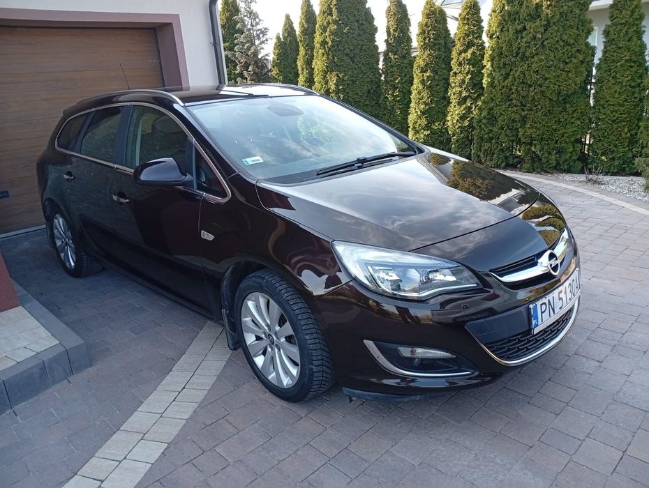Opel Astra Opel Astra J 2013, 203 tys. km. 1.6 fabryczne LPG, hak, zadbany
