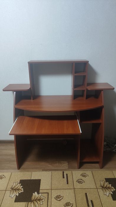 Продам стіл комп'ютерний