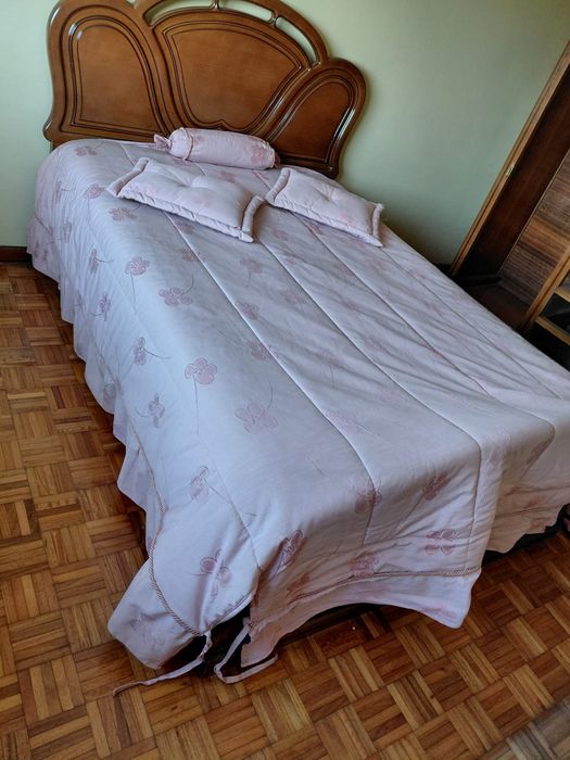 Colcha de cama rosa
