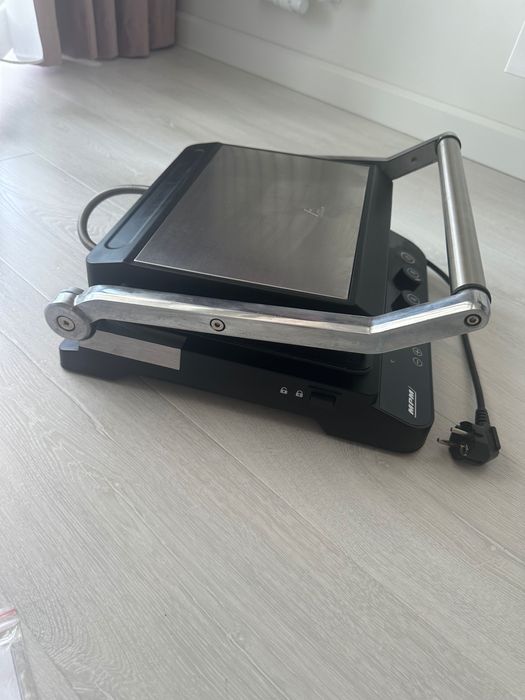 Grill elektryczny MPM MGR-11M