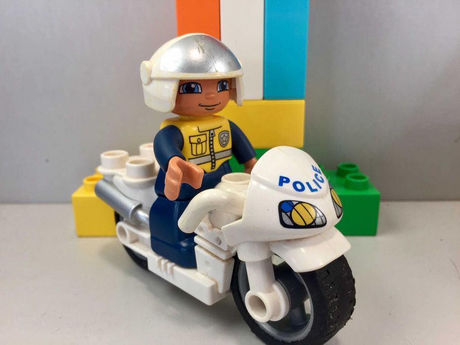 Vendo LEGO Duplo 10527 - Ambulância + Peças Extra e Moto da Polícia