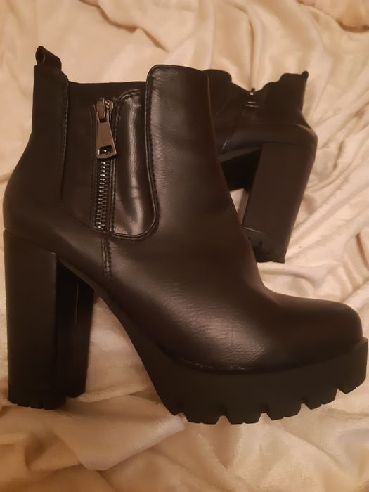 Botki na platformie czarne