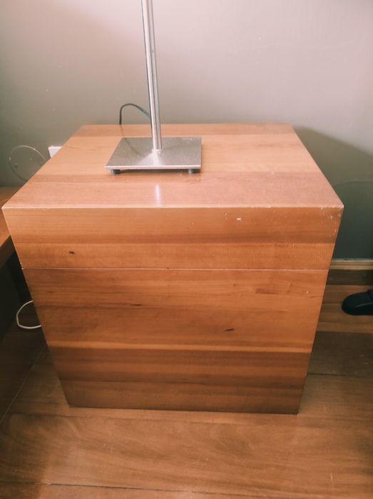 Cama de casa+ baús+candeeiros.