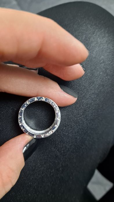 Obrączka w kolorze srebrnym