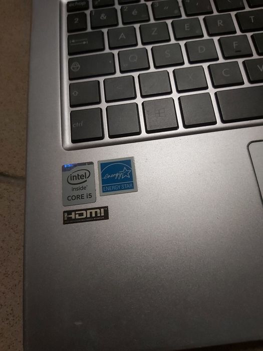 Portátil  Asus UX303 intel i5