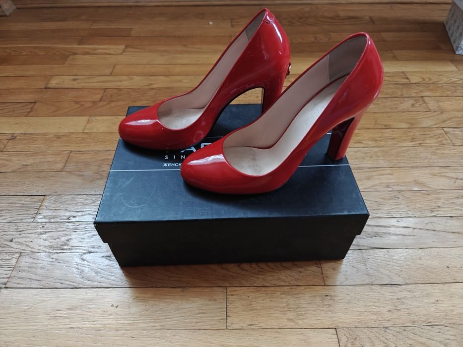 Продам туфлі Paoletti