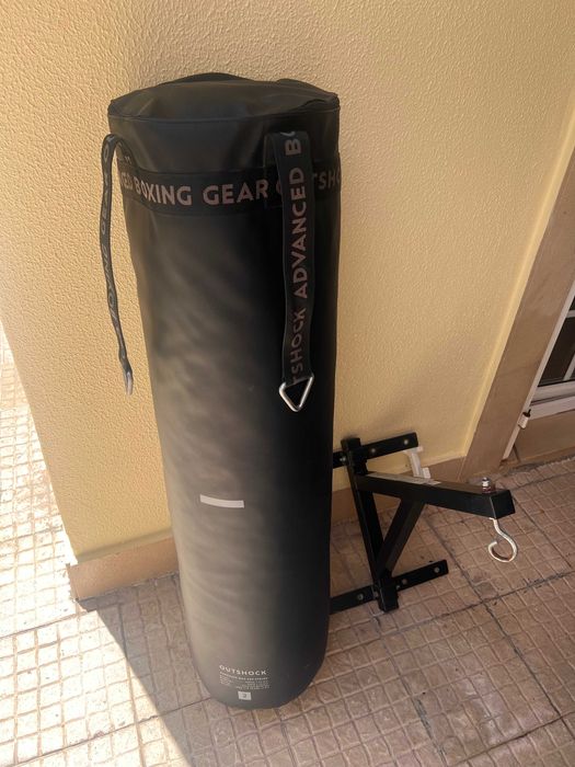 Saco de Boxe 32kg (120cm) + Suporte Metálico Completo