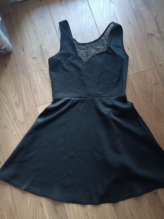 Czarna sukienka h&m divided