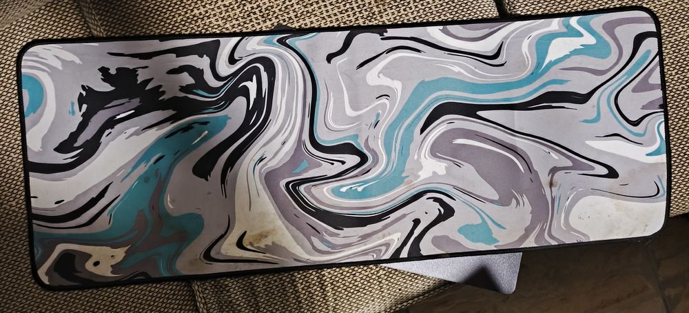 Teclado Mecânico da Krom + Keycaps e Tapetes