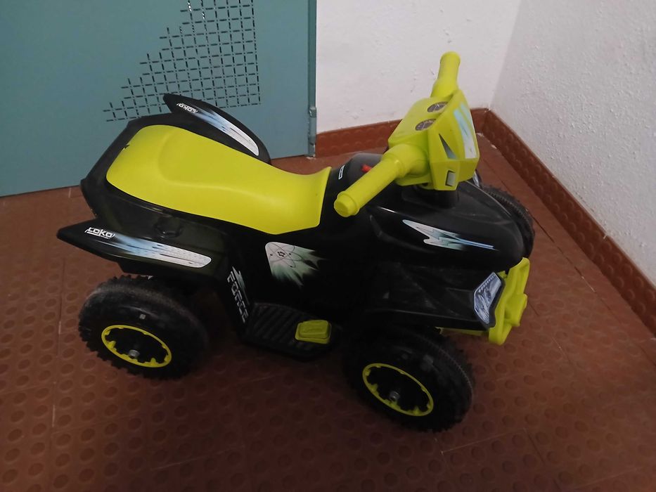 Mota eletrica de criança