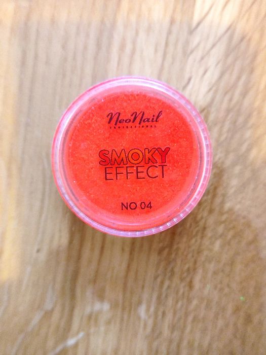 Nowy pyłek do paznokci neonail smoky effect 04 czerwony manicure