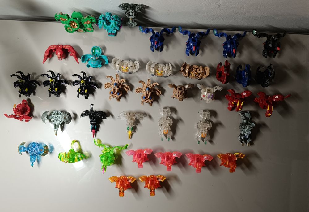 Mega Lote 40 Bakugan: Translucents e BakuSteel