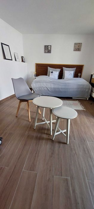 Quarto para alugar no campo, para uma pessoa.