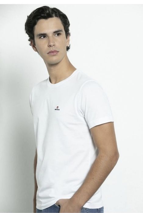 T-shirt nova sem etiqueta