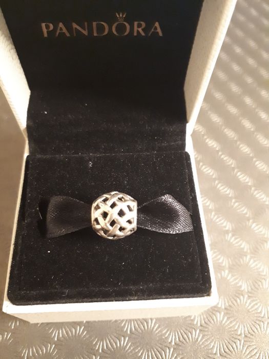 charms Pandora kratka