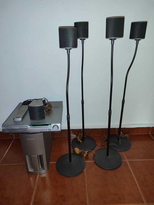Vendo aparelho DVD e sistema surround Sony