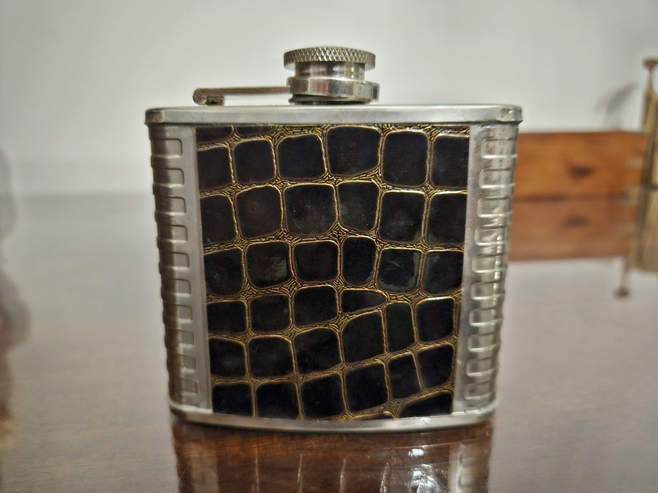 Garrafa de bolso antiga