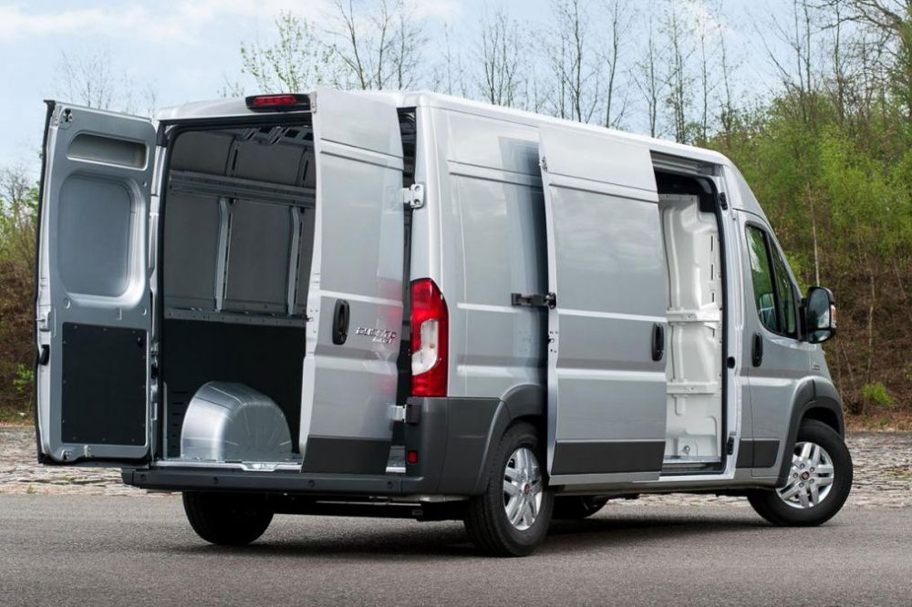 Aluguer de carrinhas com motorista/ Odd jobs van rental with driver