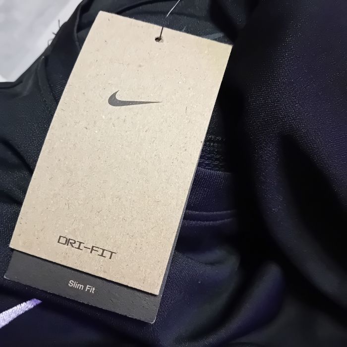 T-shirt męski nowy. Nike