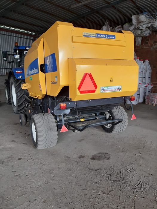 Prasa new holland br7060
