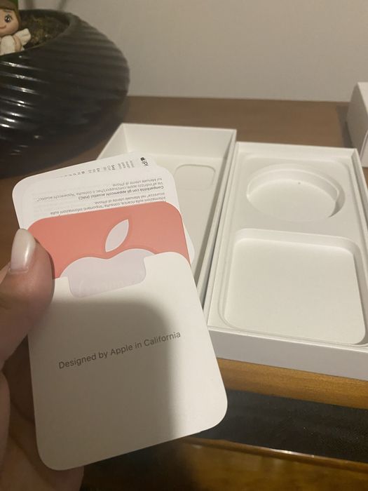 Caixa iphone 12 vermelho