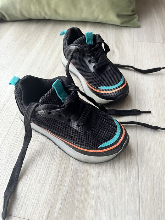 Кросівки дитячі