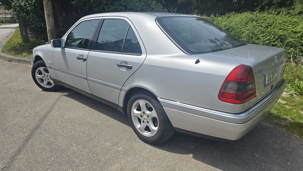 Mercedes c220 elegance estimado uic antigo