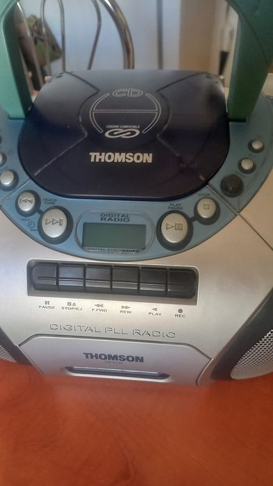 Radiomagnetofon z CD Thomson TM 9136
