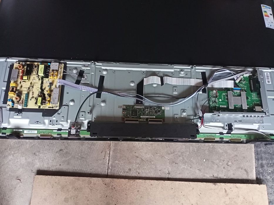 Продам Smart TV телевізор LIBERTON 55 на запчастини