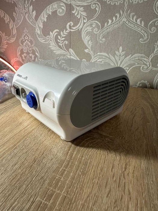 Нибулайзер ингалятор Omron NE-C28 plus отличное состояние