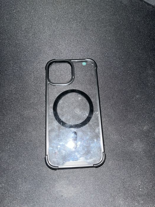 Sprzedam etui na iphone 13