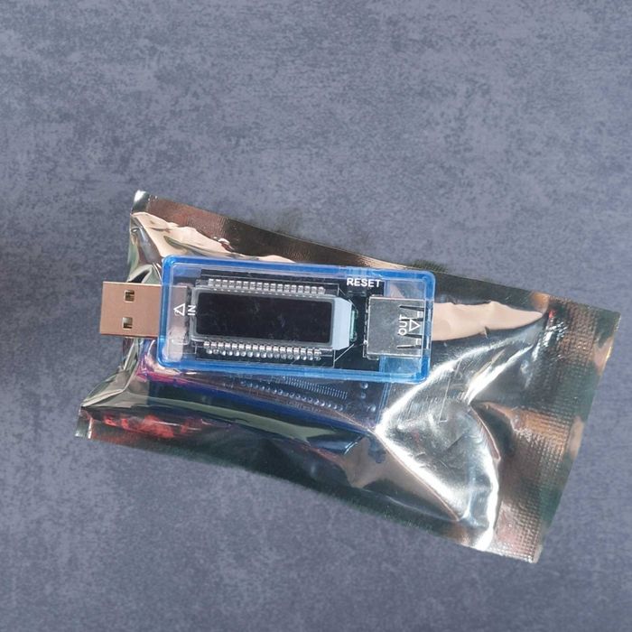 Мини USB тестер напряжения, тока и ёмкости - юсб тестер KWS-V20