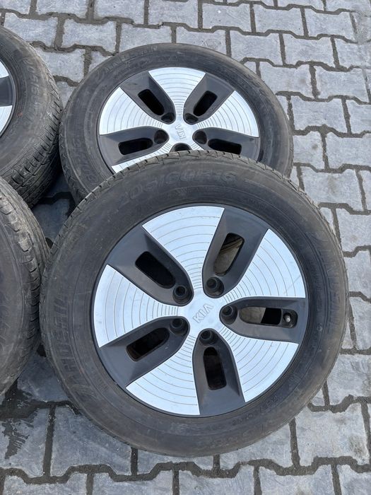 Диски колеса з гумою 205/60 нова 2023 5*114.3 R17 Kia Renault Hyundai