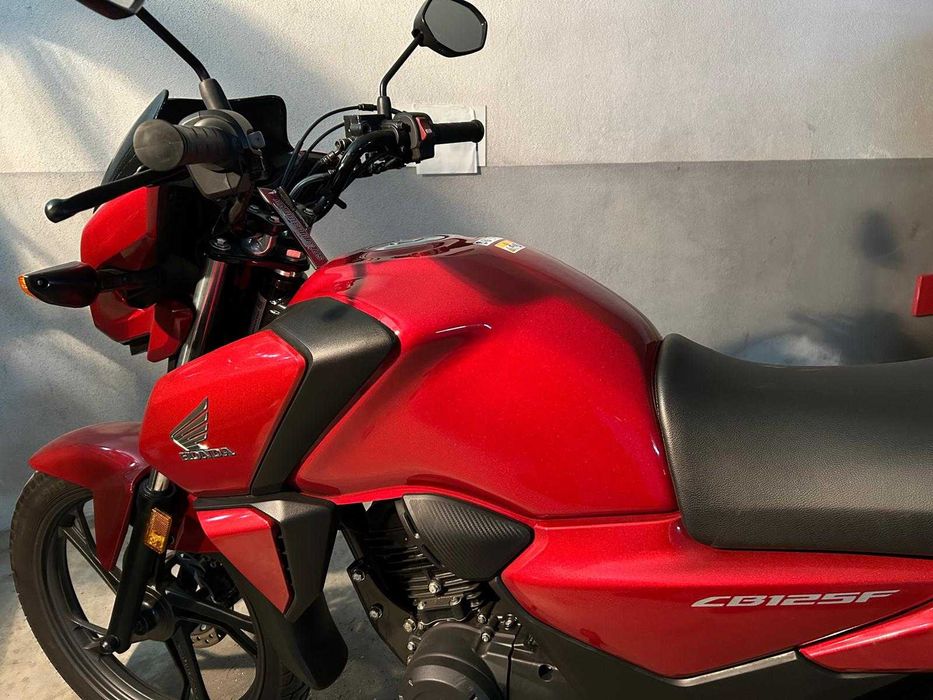 CB125F como nova