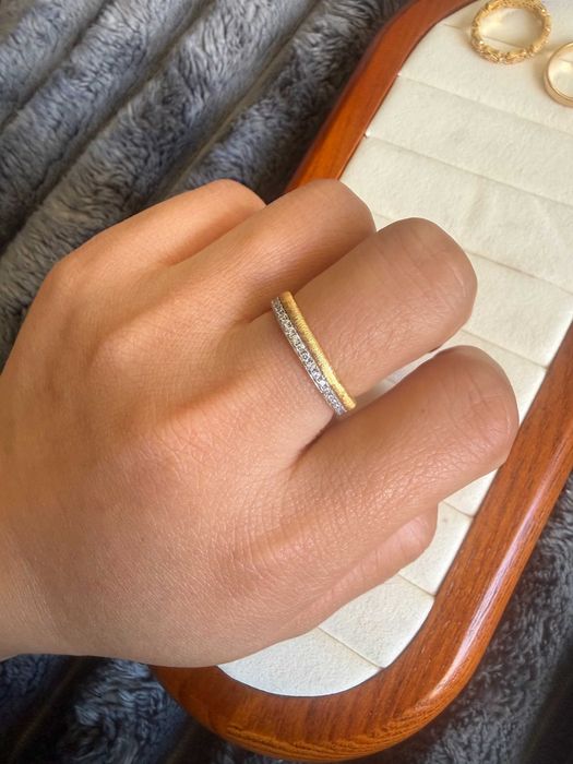 Anel Empilhável Escovado com Zircônias – Par de Anéis para Casal ring