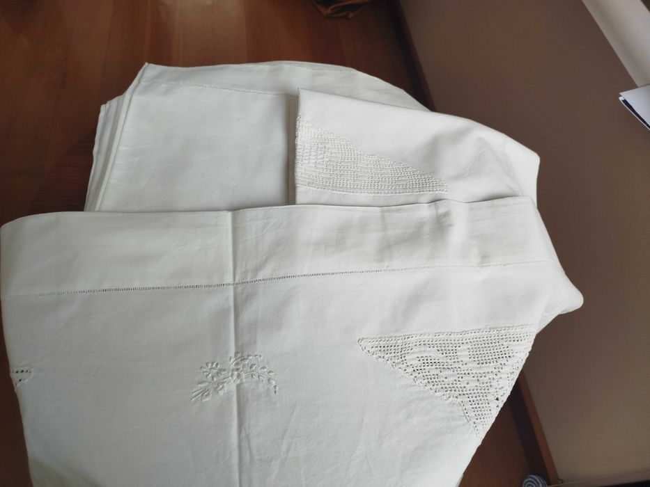 Lençóis bordados de cama de casal - NOVOS