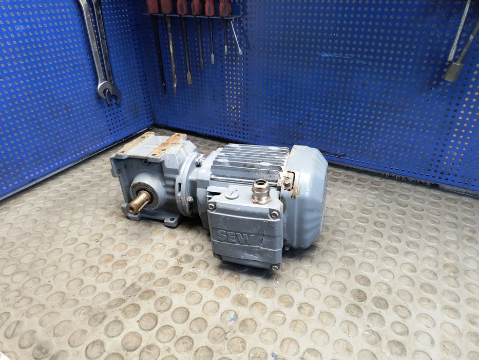 Przekładnia  53/min 0,37kW  reduktor motoreduktor SEW przekładnia mieszalnik