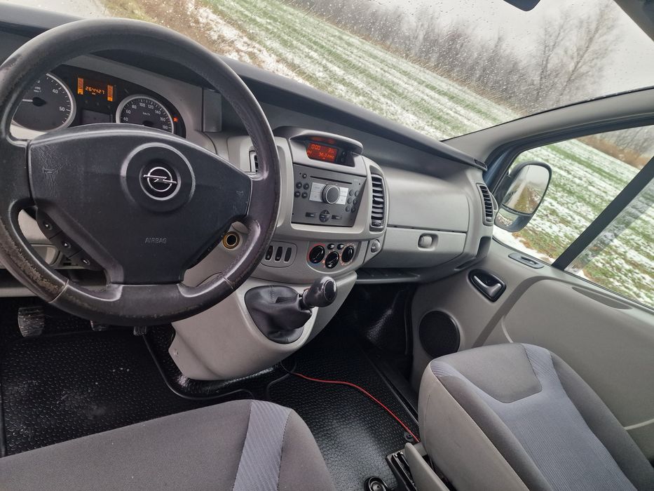 Brygadówkda 5 Osób Opel Vivaro Trafic Long L2H1..Mały przebieg.Polecam