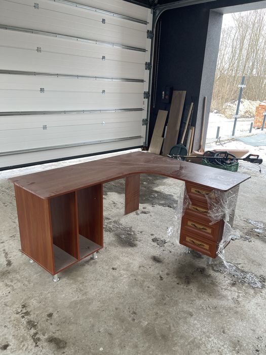 Стіл письмовий, стіл офісний