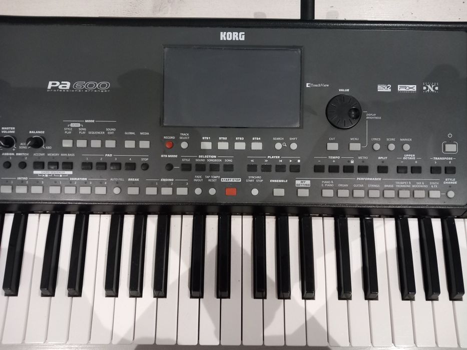 Klawisz Korg Pa 600