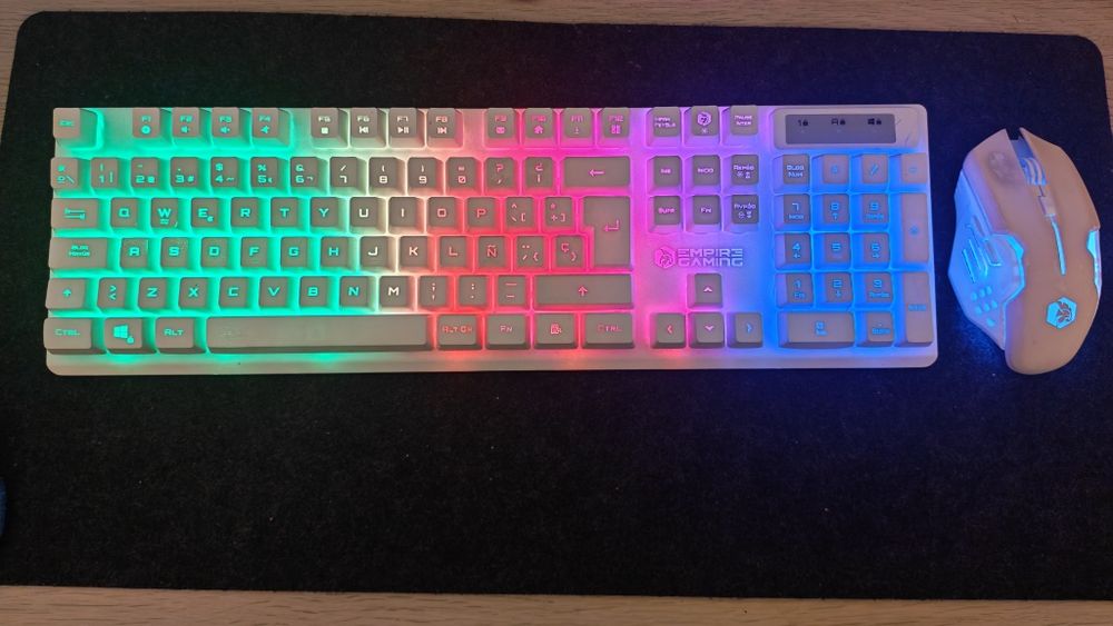 EMPIRE GAMING RF800 Teclado e rato Sem fios recarregável