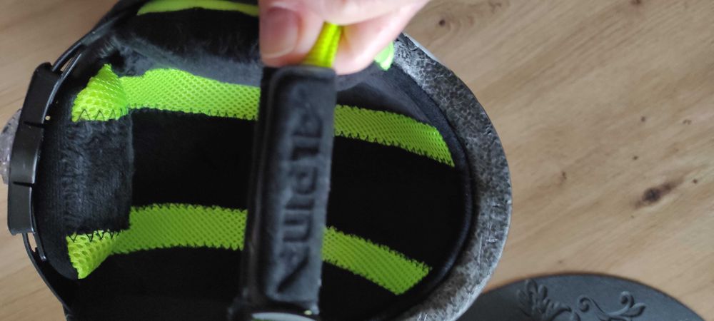 Kask narciarski dziecięcy Alpina
