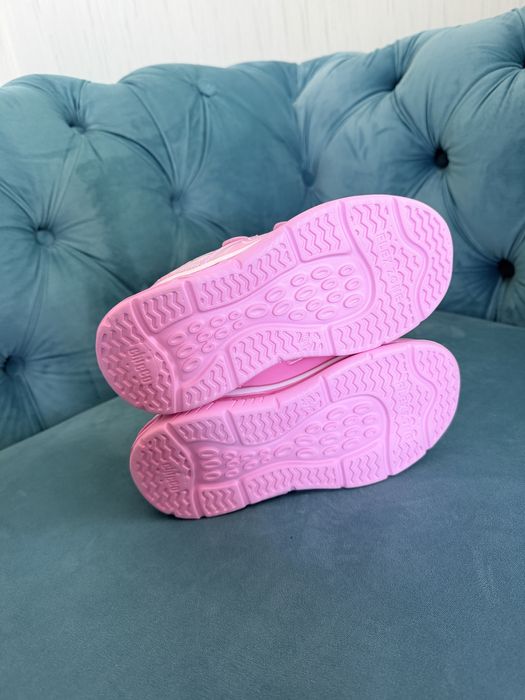 Кросівки LED літні дівчачі 31 р, нові Chicco