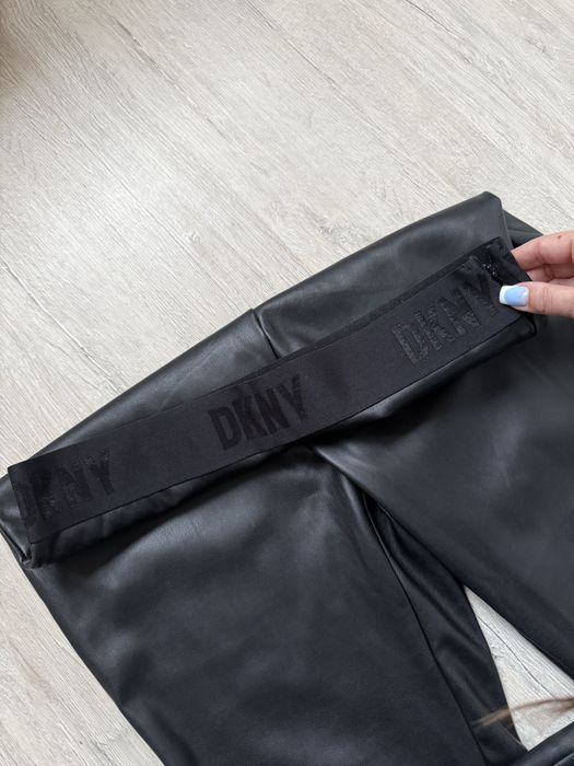 Шкіряні штани DKNY, розмір M.