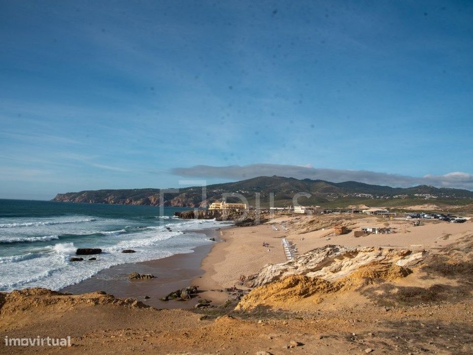 Moradia T4 Cascais e Estoril, em construção com amplo terreno