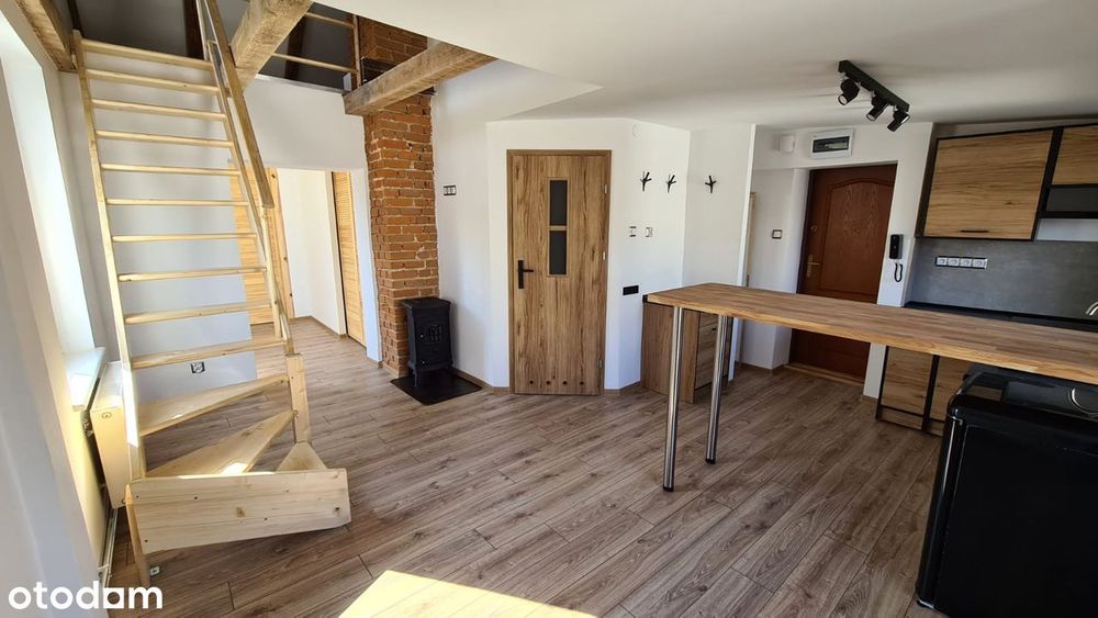 Lokal w stylu loft z antresolą Partyzantów – Biuro, Booking, Airbnb