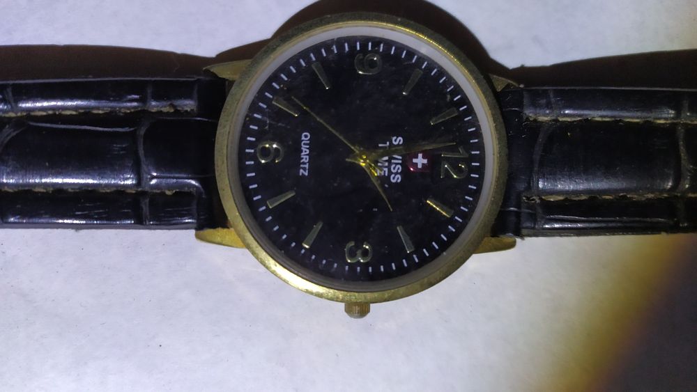 Кварцевые часы Swiss time на запчасти