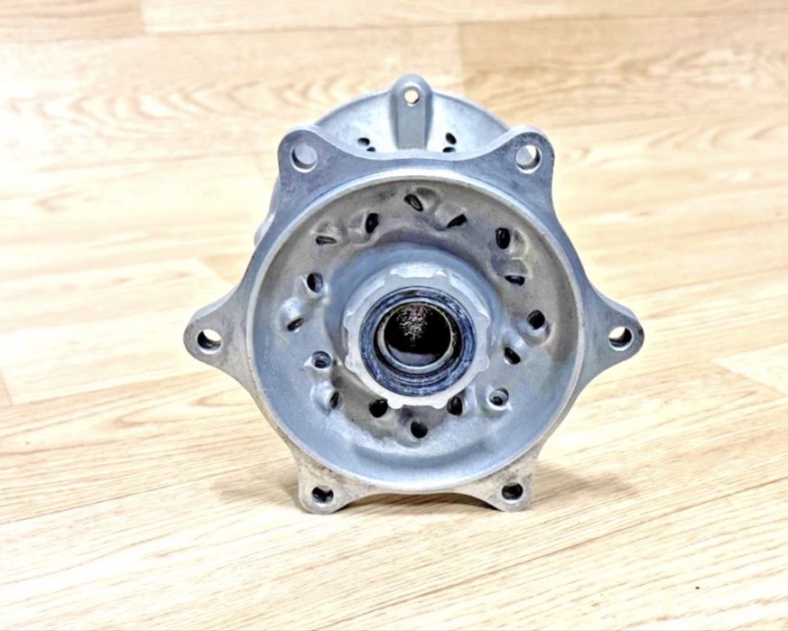 2000-2001 Cubo traseiro  honda cr125r  250r