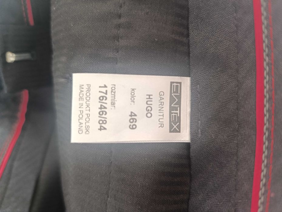 Garnitur młodzieżowy plus koszula gratis